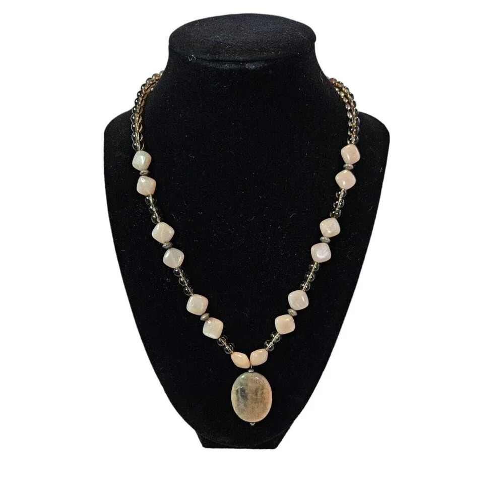 Beautiful Vintage Necklace Polished Stone Quartz Sterling Silver Lobster Clasp